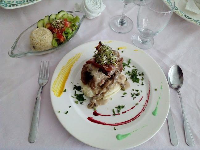 Opiniones de Ristorante La Posada en Santo Domingo de los Colorados - Restaurante