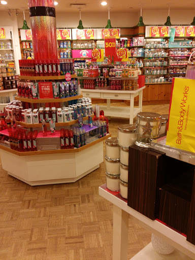 Beauty Supply Store «Bath & Body Works», reviews and photos, 2415 N Monroe St, Tallahassee, FL 32303, USA