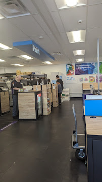 FedEx Office Print & Ship Center - Photo 3 - Car repair in Bellevue, WA, Bellevue