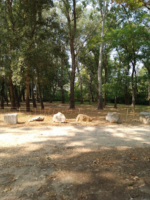 Table de pique-nique à Aramon