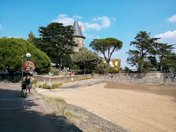 Fotografie cu Castle beach cu mic golf