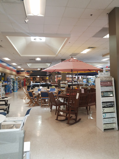 Store «Seasonal Specialty Stores», reviews and photos, 113 Washington St, Foxborough, MA 02035, USA