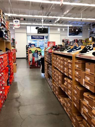 Shoe Store «WSS», reviews and photos, 460 San Fernando Mission Blvd, San Fernando, CA 91340, USA