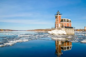 Hudson Athens Lighthouse image