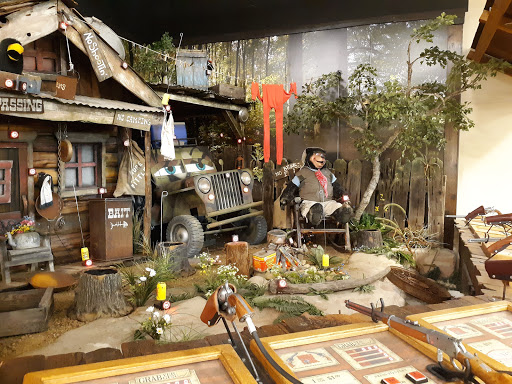 Sporting Goods Store «SCHEELS», reviews and photos, 6503 W 135th St, Overland Park, KS 66223, USA