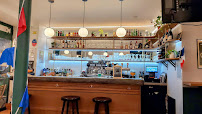 Atmosphère du Café Bar le 73 à Paris - n°1
