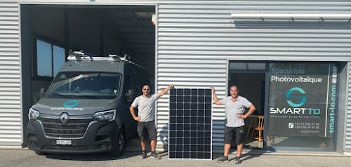 Fournisseur d'équipements d'énergie solaire Smart To - Installateurs de panneaux solaires photovoltaïques. Entretien et dépannage d'équipements solaires Thonon-les-Bains