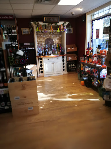 Liquor Store «Lake Wine and Spirits», reviews and photos, 180 Main St S, Southbury, CT 06488, USA