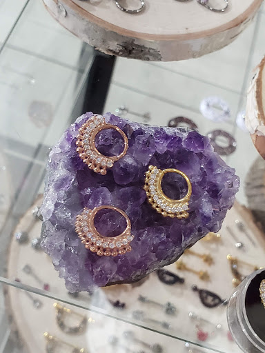 Explore fine line name tattoo ideas, creative tattoo ideas in El Paso, available at Piercing polis