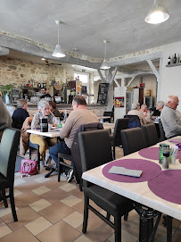 Atmosphère du Restaurant Café des Marronniers à Vianne - n°5