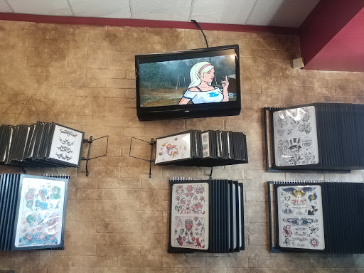 Tattoo Shop «Fast Lane Tattoo (Oracle Rd.)», reviews and photos, 3801 N Oracle Rd, Tucson, AZ 85705, USA