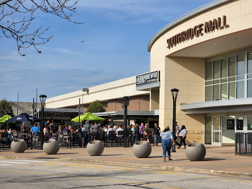 Southridge Mall, 5300 S 76th St, Greendale, WI 53129, USA, 