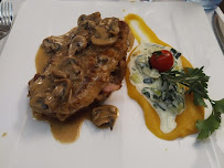 Sauce aux champignons du Restaurant français Hostellerie du Cerf Blanc à Neuhaeusel - n°5