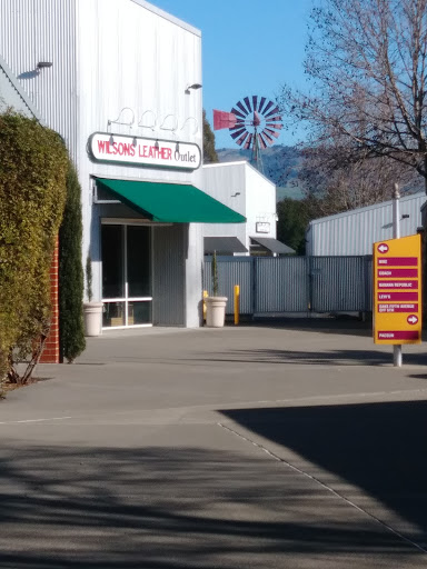 Shopping Mall «Petaluma Village Premium Outlets», reviews and photos, 2200 Petaluma Blvd N, Petaluma, CA 94952, USA