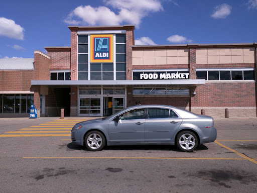 ALDI, 5038 Highland Rd, Waterford Twp, MI 48327, USA, 