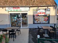 Atmosphère du Pizzeria Régal pizza à Rebréchien - n°1