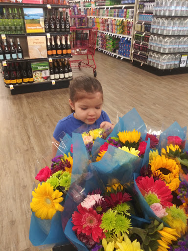 Supermarket «Save Mart Supermarkets», reviews and photos, 1591 E Noble Ave, Visalia, CA 93292, USA