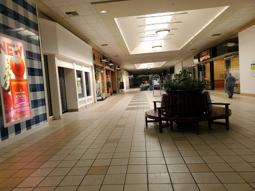 Shopping Mall «Muncie Mall», reviews and photos, 3501 N Granville Ave, Muncie, IN 47303, USA