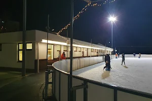 Eislaufplatz Schwechat image