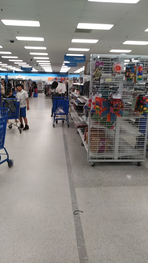 Clothing Store «Ross Dress for Less», reviews and photos, 13855 Outlet Dr, Silver Spring, MD 20904, USA