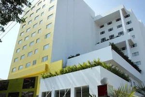 Lemon Tree Hotel, Electronics City, Bangalore image