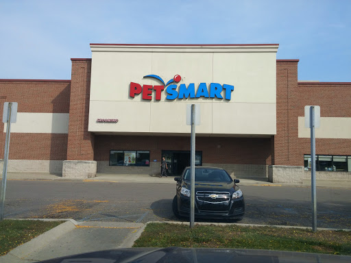 Pet Supply Store «PetSmart», reviews and photos, 5650 Mercury Dr, Dearborn, MI 48126, USA