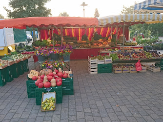 Adam-Kuckhoff-Platz Wochenmarkt