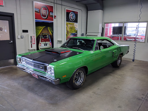 Jeep Dealer «Golling Chrysler Dodge Jeep Ram», reviews and photos, 2405 S Telegraph Rd, Bloomfield Hills, MI 48302, USA