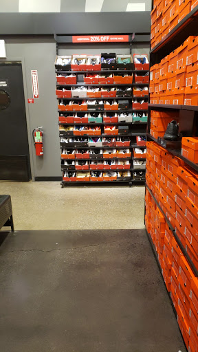 Sporting Goods Store «Nike Factory Store», reviews and photos, 8510 S Cottage Grove Ave, Chicago, IL 60619, USA