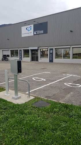 Borne de recharge de véhicules électriques ChargePoint Station de recharge Saint-Martin-le-Vinoux