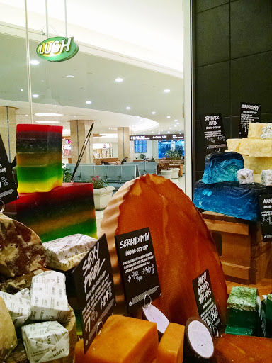 Cosmetics Store «Lush Cosmetics @ MCO», reviews and photos, 9345 Orlando International Airport Tram, Orlando, FL 32827, USA