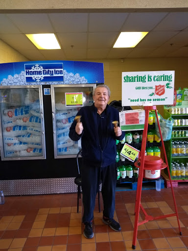 Grocery Store «Daniels Foods Sentry», reviews and photos, 681 Kenosha St, Walworth, WI 53184, USA