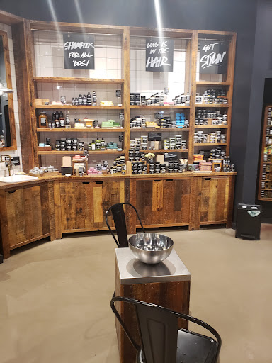 Cosmetics Store «Lush Cosmetics», reviews and photos, 104 Walden Galleria, Buffalo, NY 14225, USA