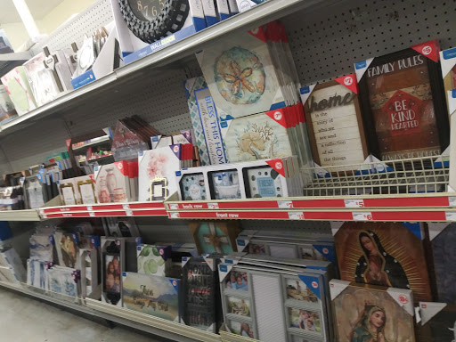 Dollar Store «FAMILY DOLLAR», reviews and photos, 57 Hidenwood Shopping Center, Newport News, VA 23606, USA