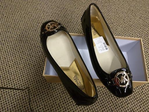 Department Store «Saks OFF 5TH», reviews and photos, 4700 Baldwin Rd, Auburn Hills, MI 48326, USA