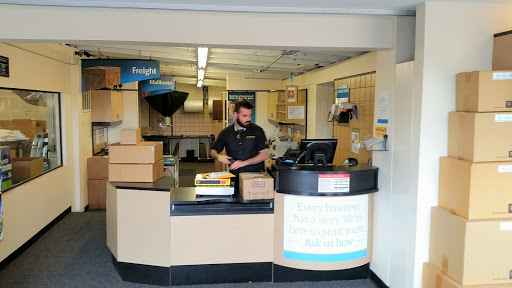 Shipping and Mailing Service «The UPS Store», reviews and photos, 1408 N Riverfront Blvd, Dallas, TX 75207, USA