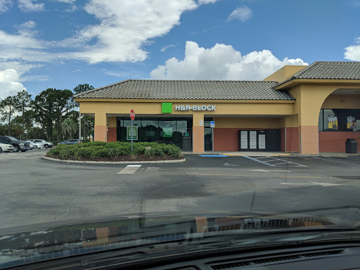 Shopping Mall «Lake Village Shopping MallKitchengaets», reviews and photos, 10601 US-441, Leesburg, FL 34788, USA