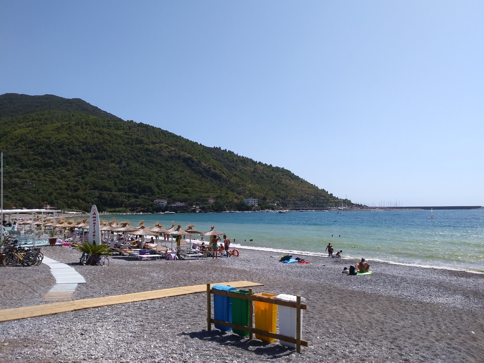 Fotografija Sapri beach z modra voda površino