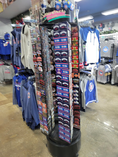 Sportswear Store «Sports World Chicago», reviews and photos, 3555 N Clark St, Chicago, IL 60657, USA