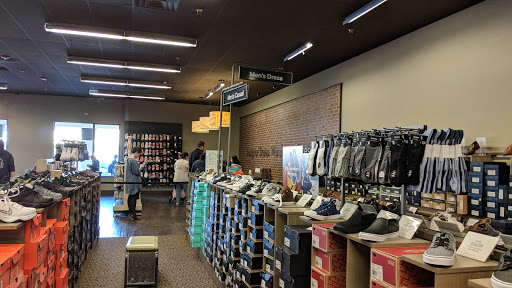Shoe Store «DSW Designer Shoe Warehouse», reviews and photos, 17158 Redmond Way, Redmond, WA 98052, USA