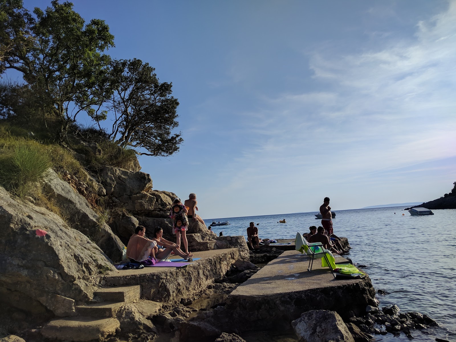 Foto von Kukurina beach - guter haustierfreundlicher Ort für den Urlaub