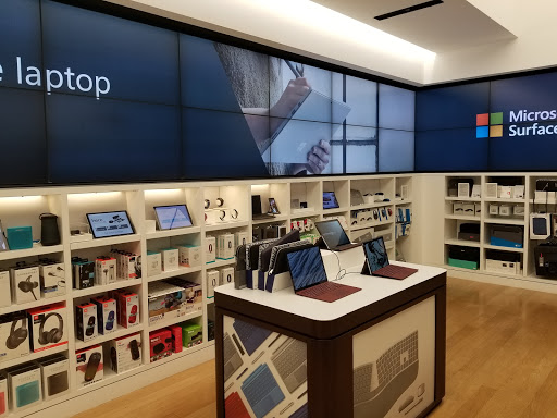 Computer Store «Microsoft Store - The Fashion Centre at Pentagon City
