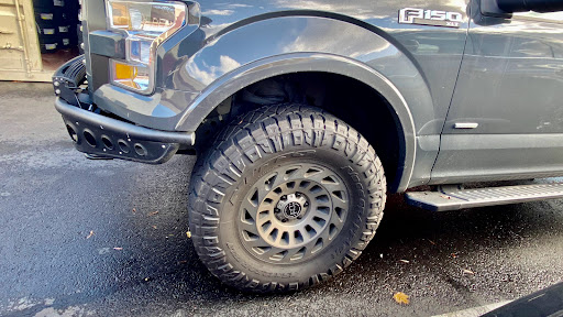 Tire Shop «Discount Tire Store - Tigard, OR», reviews and photos, 11462 SW Pacific Hwy, Tigard, OR 97223, USA