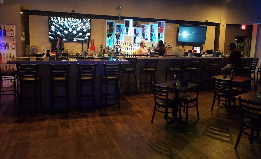 Henney Tyme Bar and Lounge 33023
