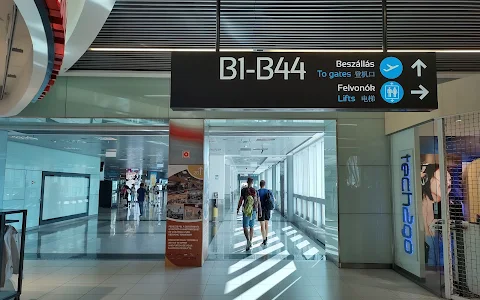 KFC Budapest Airport image