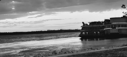Amphitheater «The Liberty Bank Alton Amphitheater», reviews and photos, 1 Riverfront Dr, Alton, IL 62002, USA