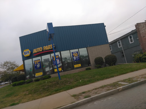 Auto Parts Store «NAPA Auto Parts - Genuine Parts Company», reviews and photos, 985 New Britain Ave, West Hartford, CT 06110, USA