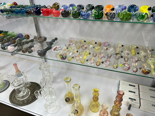 Tobacco Shop «Smoke Hut Smoke Shop», reviews and photos, 11902 Blue Ridge Boulevard g, Grandview, MO 64030, USA