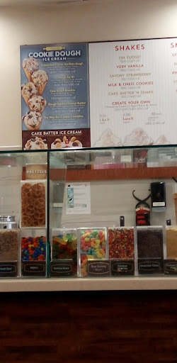 Ice Cream Shop «Cold Stone Creamery», reviews and photos, 7971 N Blackstone Ave, Fresno, CA 93720, USA