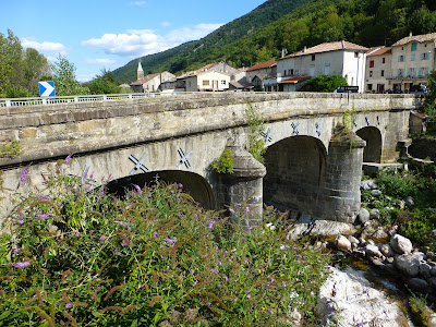 Pont RN102 à Mayres